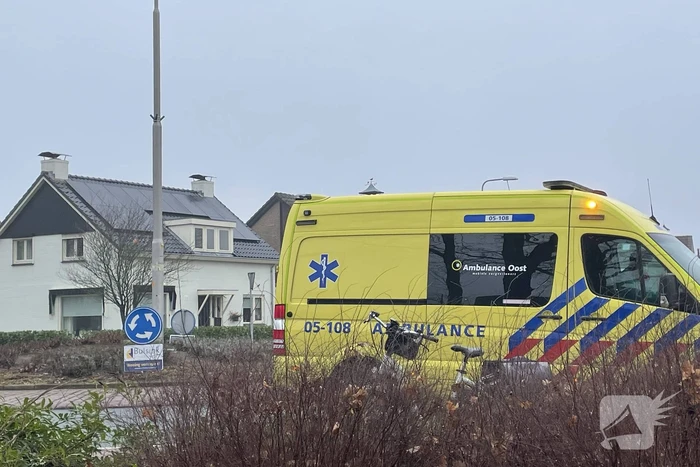 Fietsster aangereden op rotonde