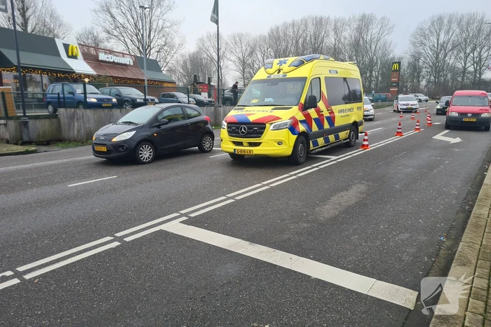 Schade bij kop-staartbotsing voor stoplicht