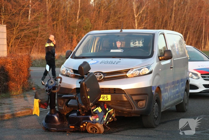 Persoon op scootmobiel gewond na ongeval