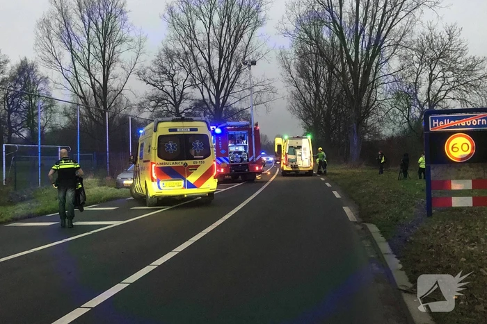 Frontale aanrijding tussen auto en bestelbus