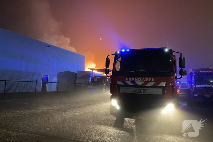 Hevige brand in vrachtwagen