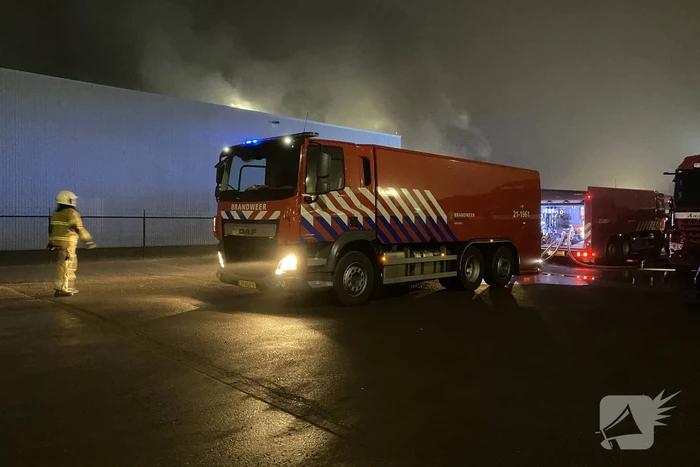 Hevige brand in vrachtwagen