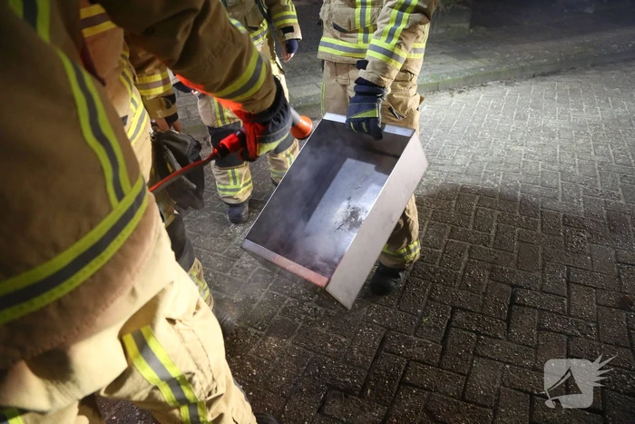 Veel rook bij schoorsteenbrand