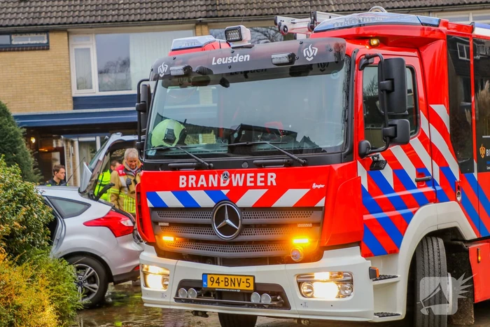 Beginnende brand in auto