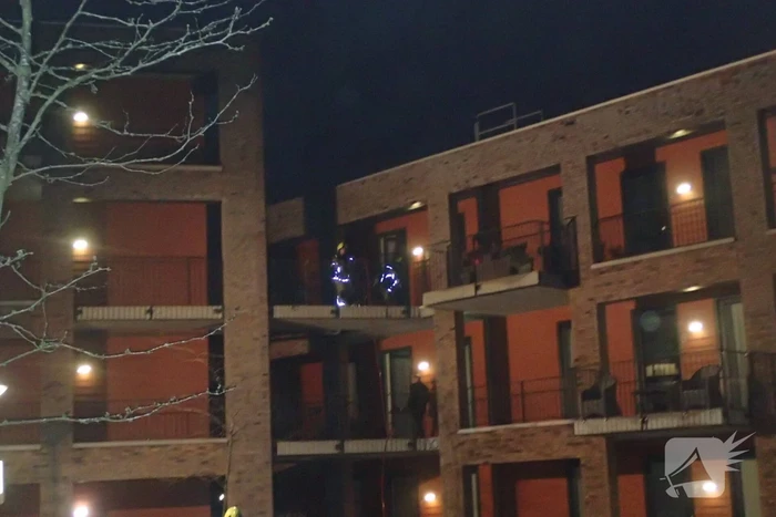 Brandweer blust brand in appartement