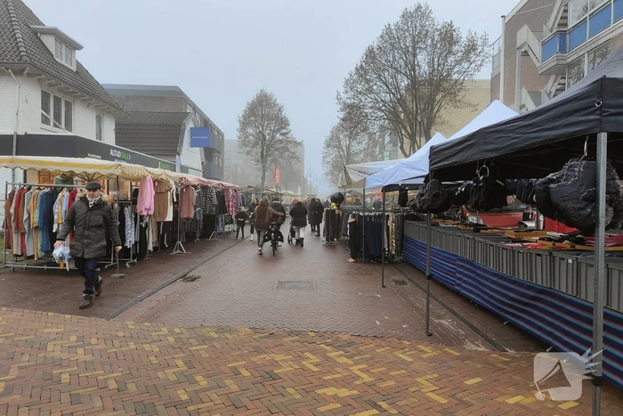 Winkels heropend onder toeziend oog van handhavers na lockdown
