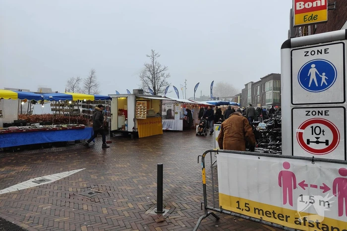 Winkels heropend onder toeziend oog van handhavers na lockdown