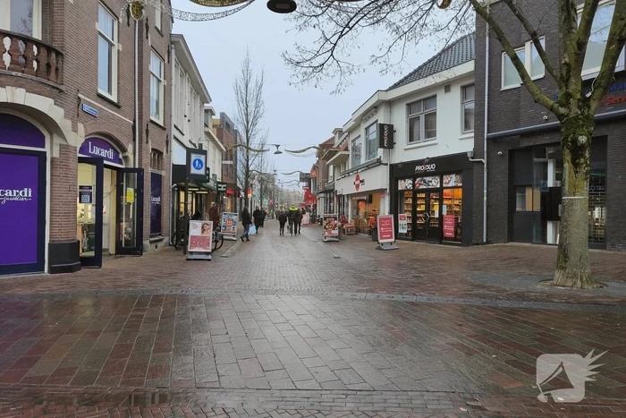 Winkels heropend onder toeziend oog van handhavers na lockdown