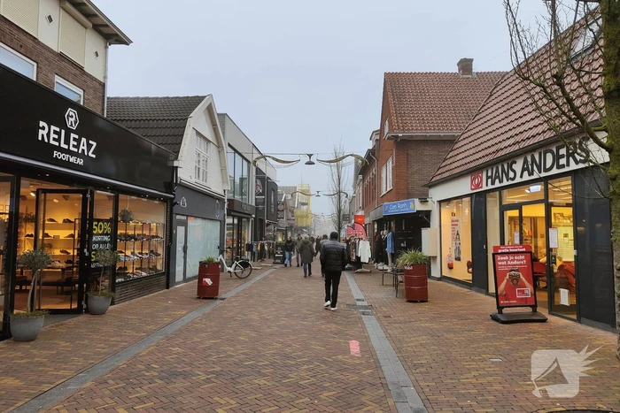 Winkels heropend onder toeziend oog van handhavers na lockdown
