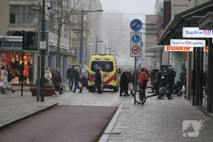 Scooterrijder en voetganger in botsing