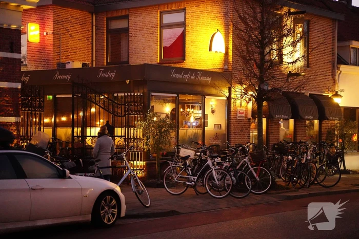 Cafés openen deuren uit protest