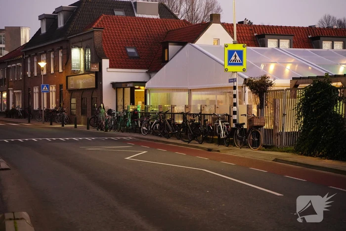 Cafés openen deuren uit protest