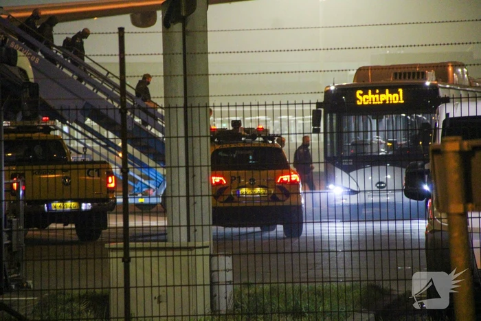 Mist op Eindhoven Airport zorgt voor vastzittende Dakar-deelnemers in vliegtuig