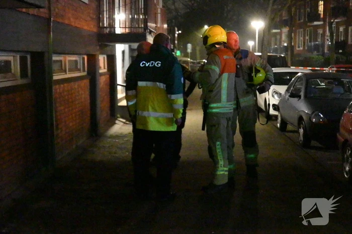 Man gewond bij woningbrand, parkiet overleden
