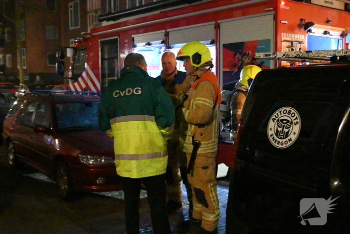 Man gewond bij woningbrand, parkiet overleden