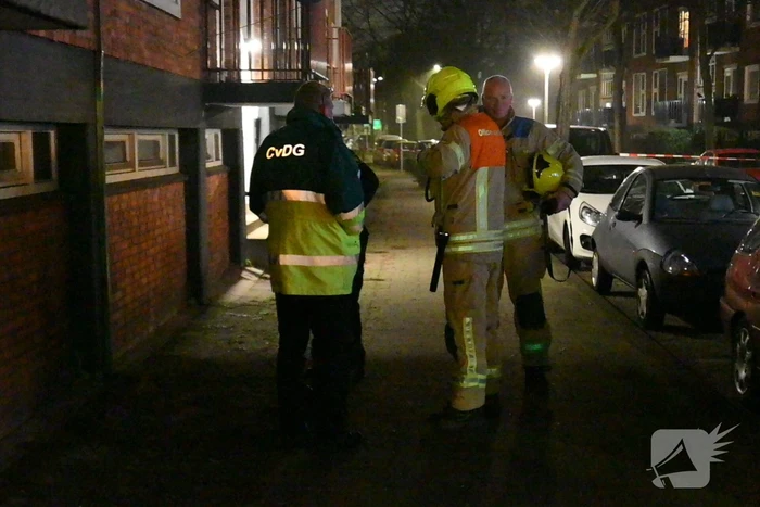 Man gewond bij woningbrand, parkiet overleden