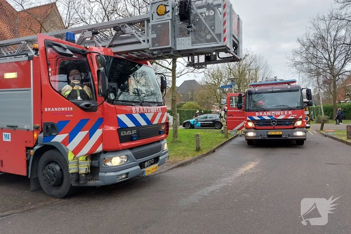 Schoorsteen geveegd na brandmelding
