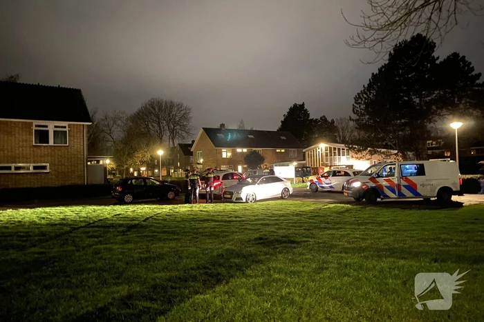 Veel politie aanwezig in woonwijk