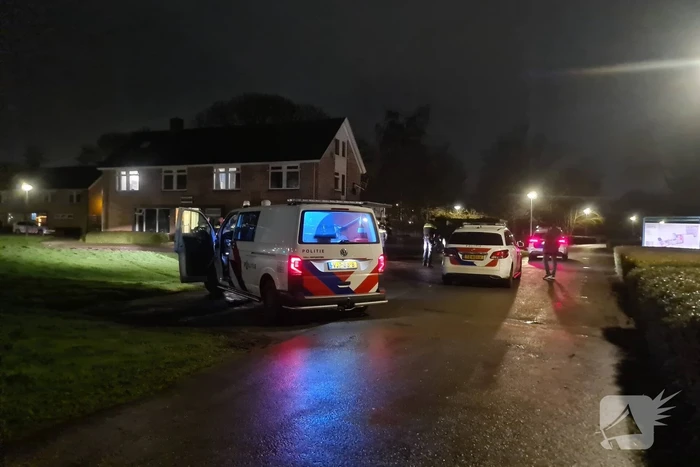 Veel politie aanwezig in woonwijk