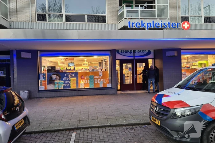 Politie doet onderzoek naar overval op drogisterij