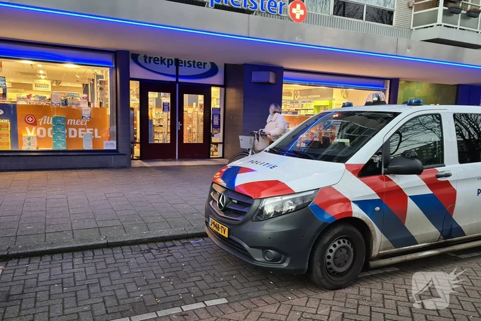 Politie doet onderzoek naar overval op drogisterij