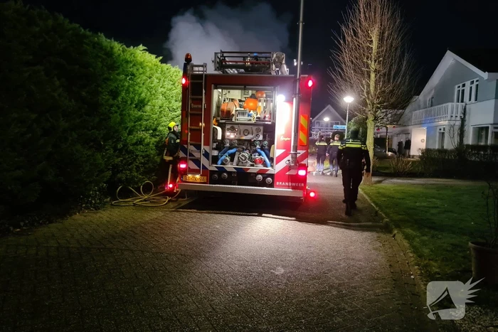 Veel rook bij brand in garage