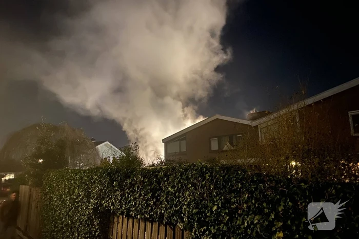 Veel rook bij brand in garage