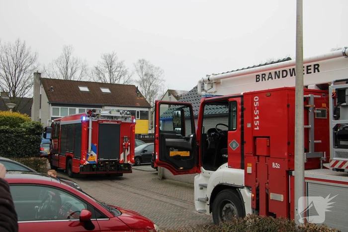 Brandweer controleert schoorsteen na brand