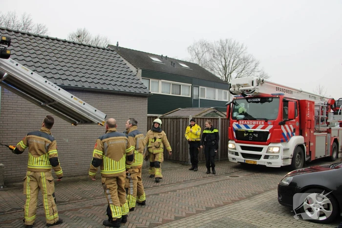 Brandweer controleert schoorsteen na brand