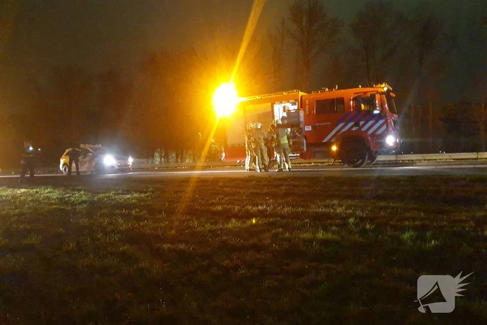 Veel schade bij botsing tussen vrachtwagen en auto