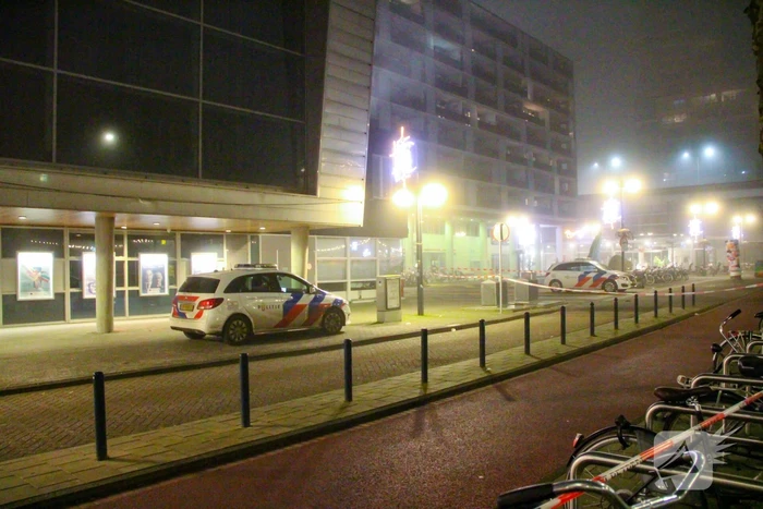 Politie doet onderzoek naar steekincident op straat