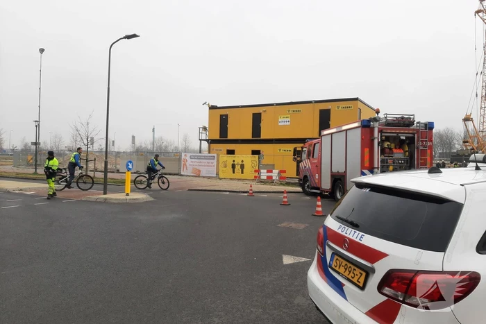 Brandweer blust brand in keet
