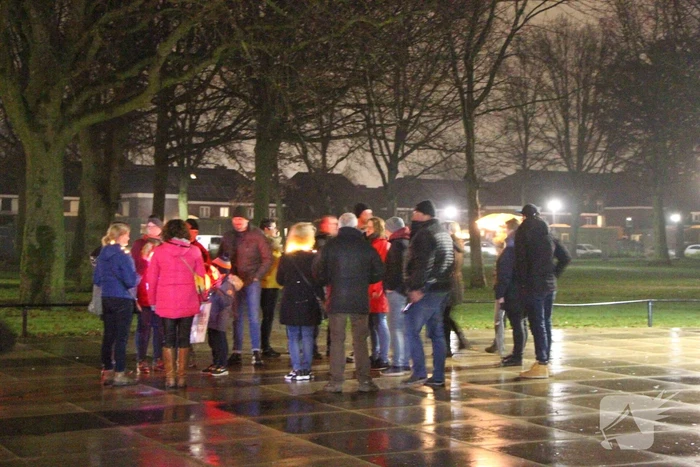 Grote opkomst bij lichtjestocht