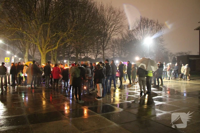Grote opkomst bij lichtjestocht