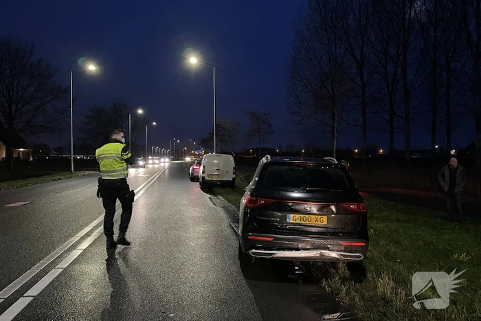 Kop-staart botsing tussen meerdere voertuigen