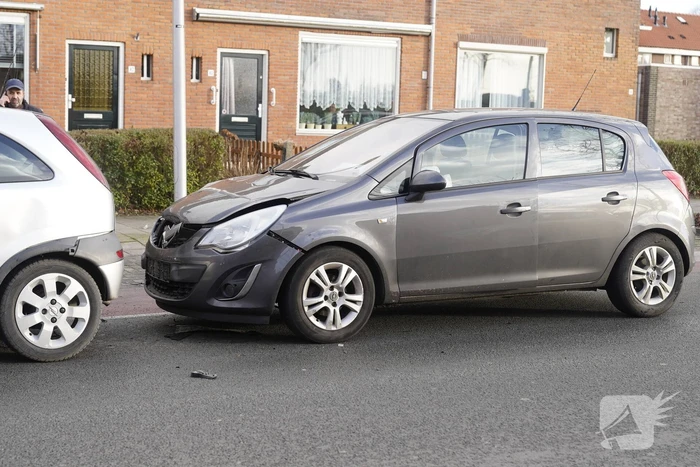 Kettingbotsing tussen drie voertuigen