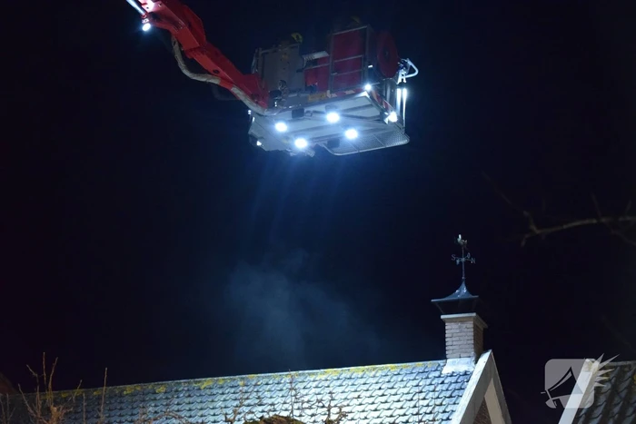 Rookontwikkeling door brand in schoorsteen