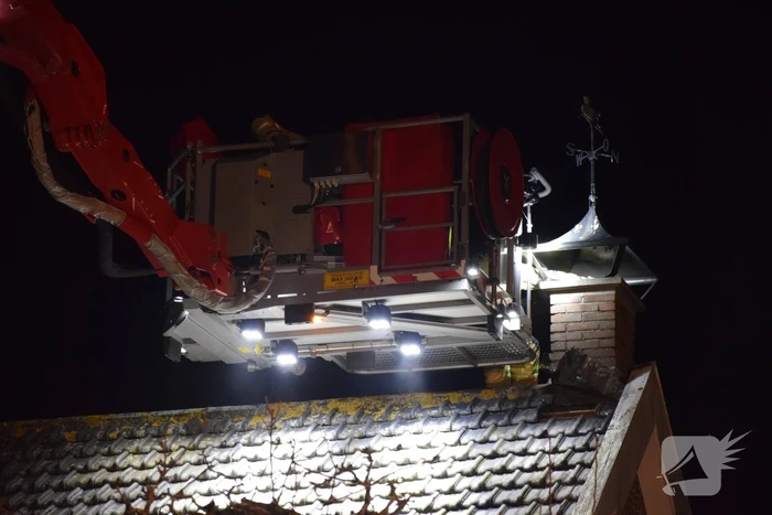 Rookontwikkeling door brand in schoorsteen