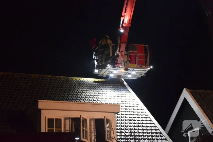 Rookontwikkeling door brand in schoorsteen