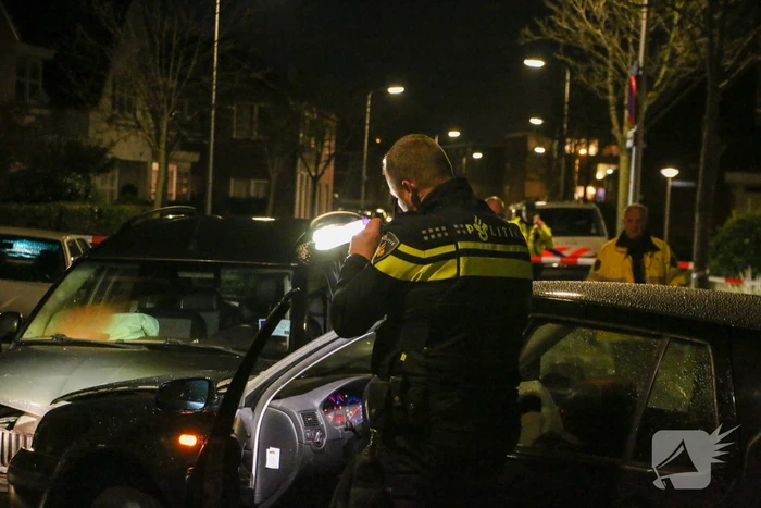 Automobilist crasht en vlucht na achtervolging