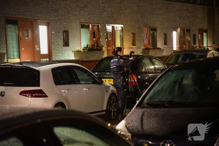 Politie onderzoekt schietpartij bij woning