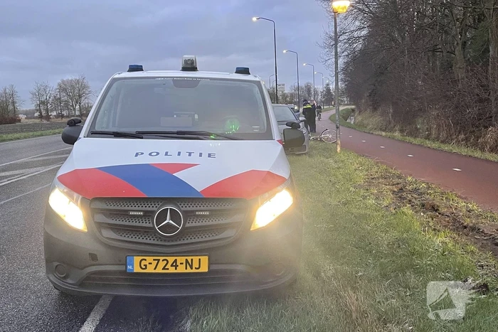 Fietser gaat onderuit op fietspad