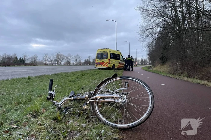 Fietser gaat onderuit op fietspad