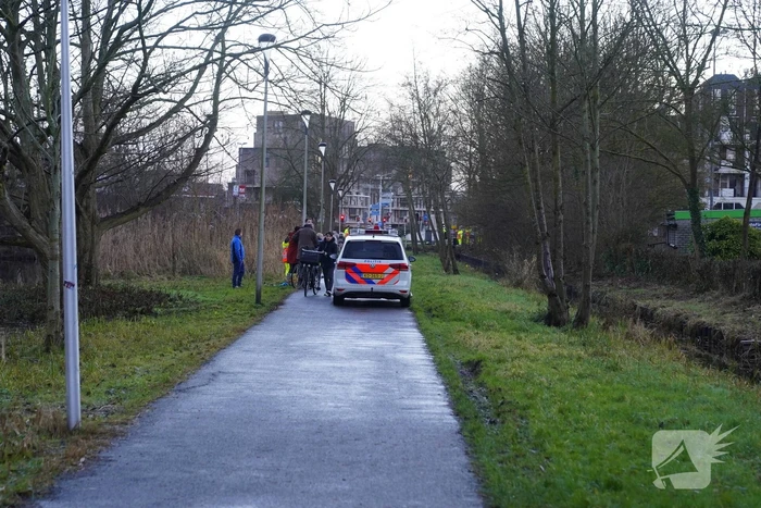 Fietser gaan hard onderuit op glad fietspad