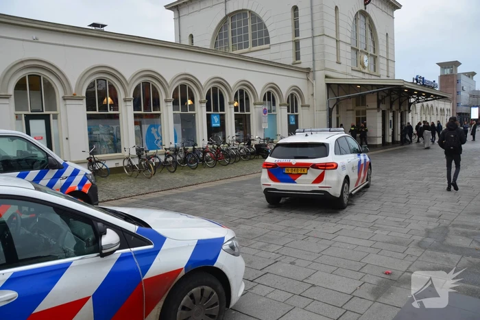 Politie in kogelwerende vesten op NS-station