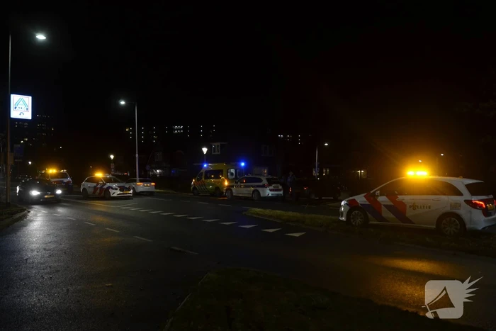 Aanrijding tussen bezorgscooter en auto