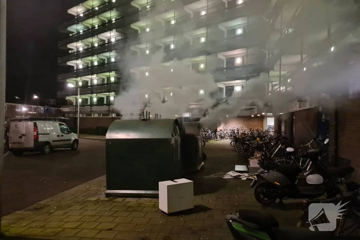 Flinke rookontwikkeling door brand in containers