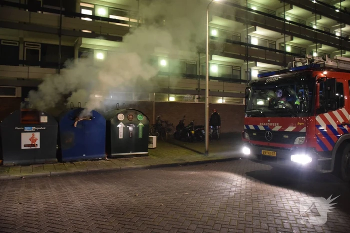 Flinke rookontwikkeling door brand in containers