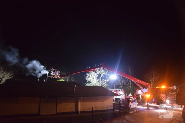 Schoorsteenbrand zorgt voor forse rookontwikkeling