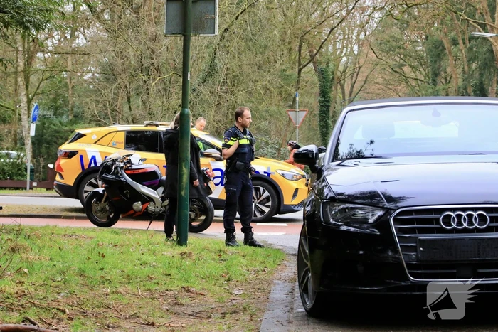 Aanrijding tussen motor en auto